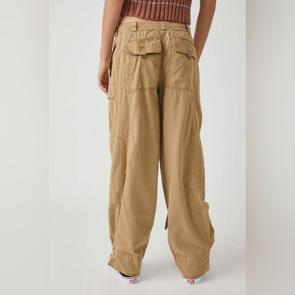FREE PEOPLE One Step Ahead Parachute Pants Cargo Pants - Neutral - Size L Large - Picture 2 of 9